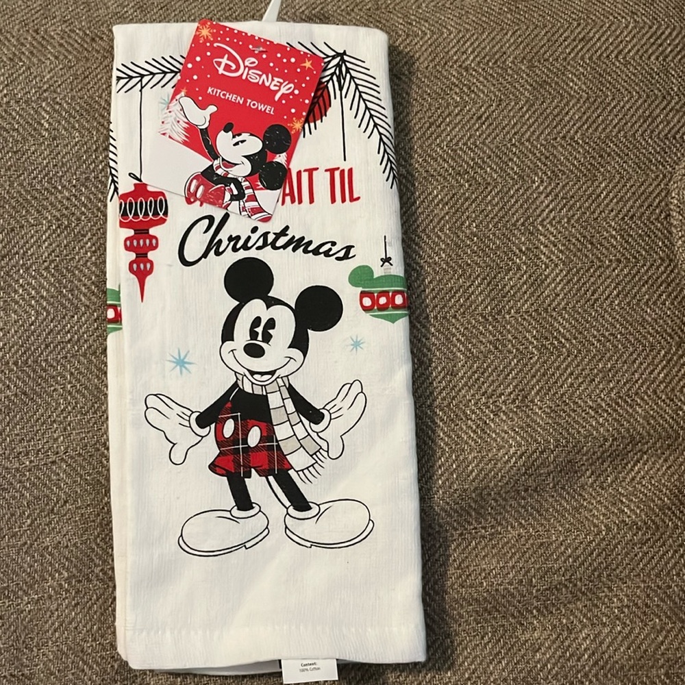 Disney Mickey Christmas Kitchen Towel. New with tags. Non-smoking home.